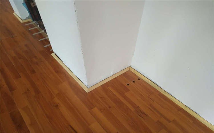 籃球場木地板翻新細(xì)節(jié)有哪些？