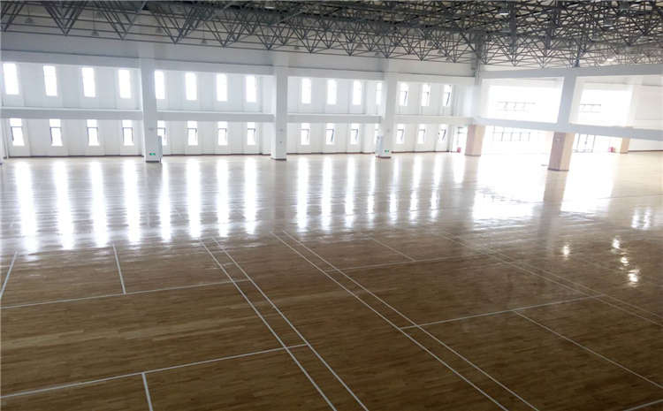 24mm厚排球館木地板造價(jià)是的多少？
