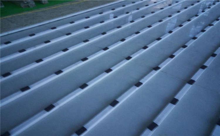 柞木體育館實木地板造價是的多少？