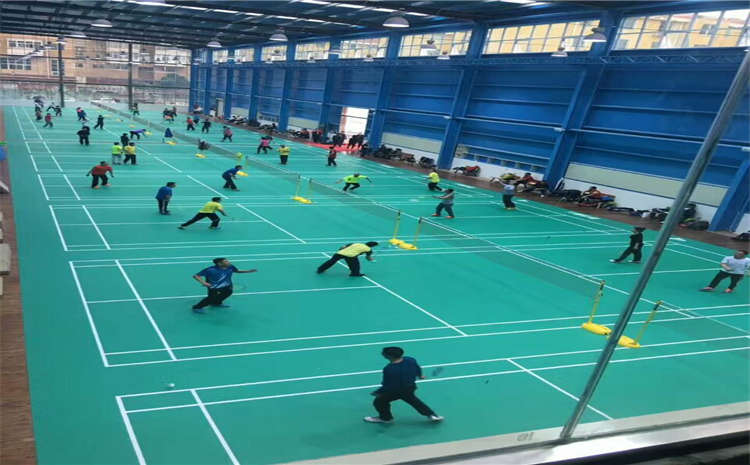 體育木地板表里不一怎么防？