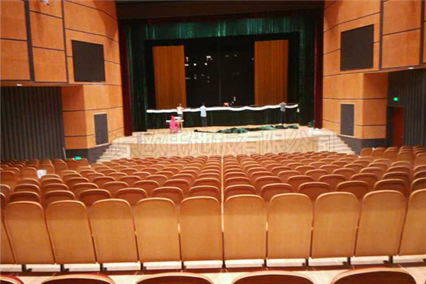 湖南運動木地板案例：湖南婁底文化館舞臺木地板案例