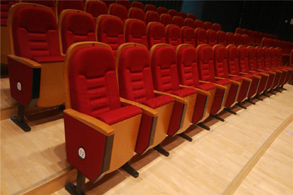 湖南運動木地板案例：湖南婁底文化館舞臺木地板案例