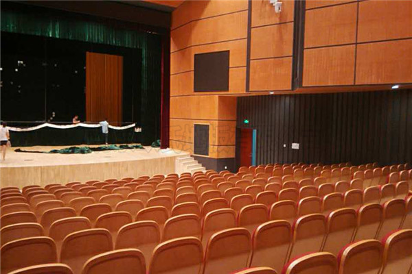 湖南運動木地板案例：湖南婁底文化館舞臺木地板案例