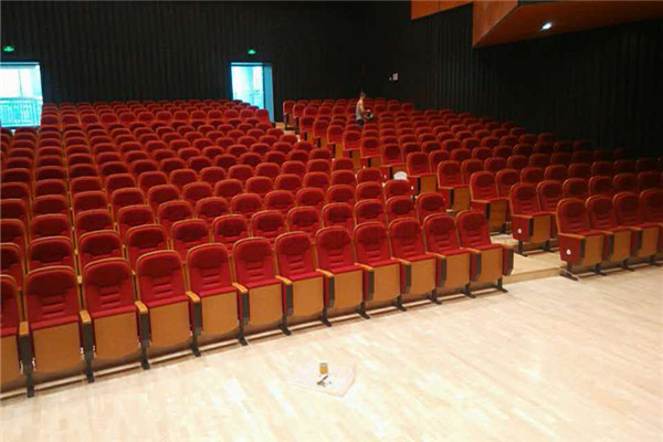 湖南運動木地板案例：湖南婁底文化館舞臺木地板案例