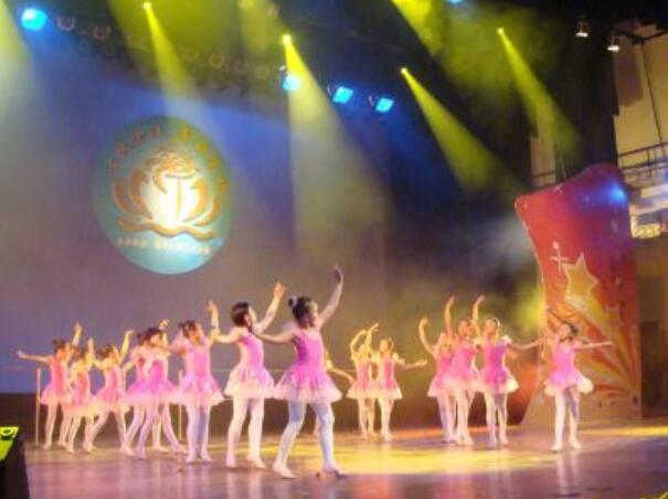 關于舞臺燈光和照明，你要知道的都在這里